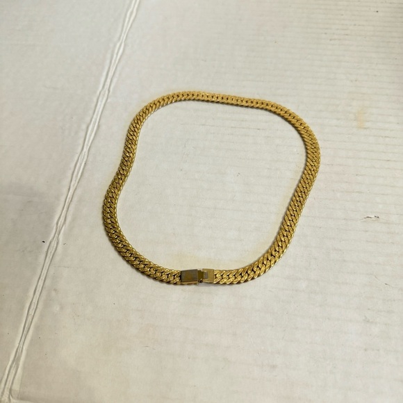 Vintage Necklace Gold Tone Herringbone Flat Chain Collar Costume Jewelry - Picture 15 of 15